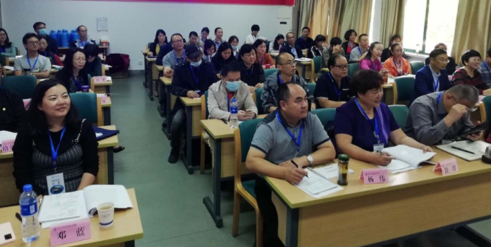 无党派人士和党外知识分子培训班在西藏大学圆满结业